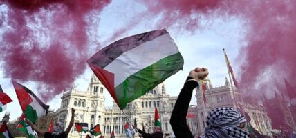 गाजा नरसंहारविरुद्ध स्पेनको राजधानीमा २० हजारको मार्च