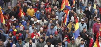 राजसंस्थाको मागसहित राप्रपाको प्रदर्शन