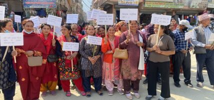 तनहुँका दुग्ध उत्पादक किसान आन्दोलनमा