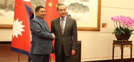उपप्रधानमन्त्री श्रेष्ठ र चिनियाँ समकक्षी वाङबीच भेटवार्ता
