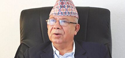 काग्रेस , माओबादी गठबन्धनका बेला जस्तै  आफुलाई पनि प्रधानमन्त्री बनाउने सहमति हुनु पर्ने  माधब नेपालको भित्रि माग ।