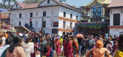 अहिलेसम्म चार लाखले गरे पशुपतिनाथको दर्शन