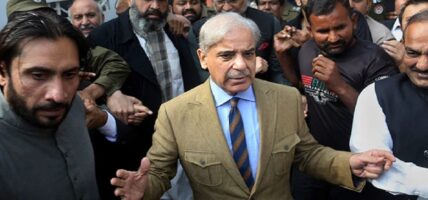 शहबाज दोस्रो पटक पाकिस्तानको प्रधानमन्त्री बन्ने दौडमा