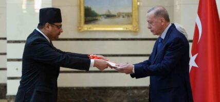 नेपालका गैरआवासीय राजदूत अधिकारीद्वारा ओहोदाको प्रमाणपत्र प्रस्तुत