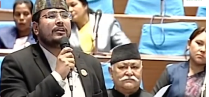 प्रधानमन्त्री ओलीको निर्देशनमा आदित्यनाथको फोटो राख्न लगाइयो ,ज्ञानेन्द्र शाही