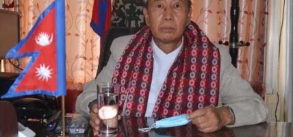 पृथ्वीलाई जोगाउन सबैले बिरुवा रोपौँ : प्रदेश प्रमुख खापुङ