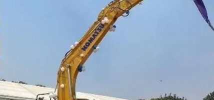 हिमालयन हाइड्रो एक्स्पोमा कोमात्सु स्काभेटर सार्वजनिक