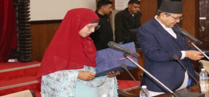 सांसद खानद्वारा पद तथा गोपनीयताको सपथ ग्रहण