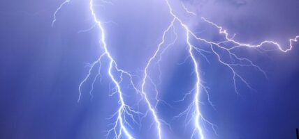 चट्याङ्गबाट ११ जनाको मृत्यु