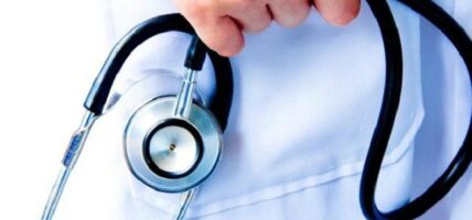 डोटीबाट नक्कली डाक्टर पक्राउ