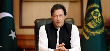 इमरान खानको कार्यालयमा बुलडोजर चल्यो