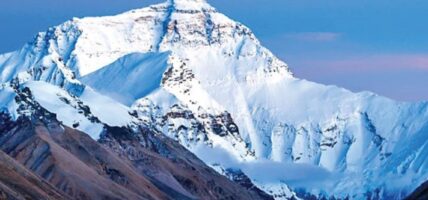 मकालु हिमाल आरोहण गरी फर्किने क्रममा एक पर्वतारोहीको मृत्यु