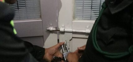 काठमाडौं महानगरपालिकाद्वारा टिचिङ हस्पिटलका दुई वटा फार्मेसीमा तालाबन्दी