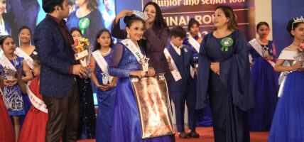 ‘सव-टाइटल ट्यालेन्ट ड्रेसेज फोटोजेनिक पुरस्कार’ फलेंसालाई