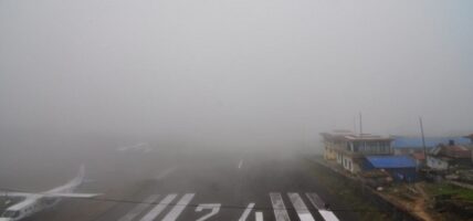 लुक्लामा १० दिनदेखि हवाई उडान ठप्प, मौसममा सुधार हुन समय लाग्ने