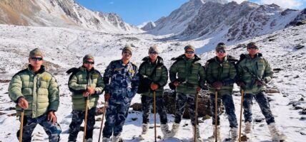 सुरक्षा अधिकारीद्वारा चीनसँगको सीमा क्षेत्रको निरीक्षण