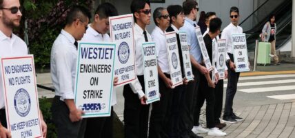 आकस्मिक हडतालपछि क्यानडामा चार सयभन्दा बढी उडान रद्द