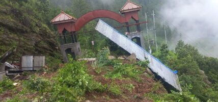 पहिरोले प्रहरी चौकीमा क्षति