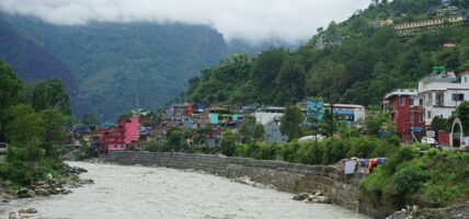 म्याग्दी नदीको कटान रोक्न मङ्गलाघाटमा पर्खाल निर्माण