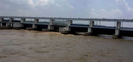 पानीको सतह बढेपछि गण्डक ब्यारेजका ३६ वटै ढोका खुला