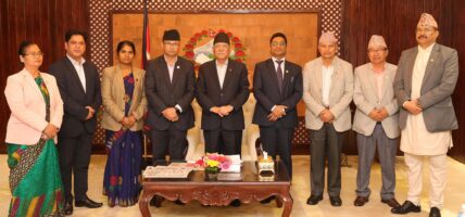 बाहिरियो एमाले सरकारबाट 