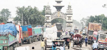 वीरगञ्ज नाकाबाट हुने हवाई इन्धन र ग्यासको आयात घट्यो