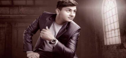 ‘होस्टेल-३’ बाट फिल्ममा डेब्यु गर्दै ‘माग्ने बुढा’का छोरा आशिष