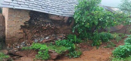 बागलुङको बडिगाडमा पहिरोमा परी ८ जनाको मृत्यु, घटनाको विस्तृत विवरण आउन बाँकी