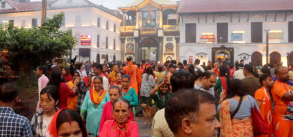 साउनको अन्तिम सोमबार: पशुपतिनाथसहित देशभरका शिवालयमा भक्तजनको घुइँचो