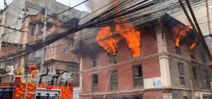 कुम्भेश्वर मन्दिरनजिकैको घरमा आगलागी