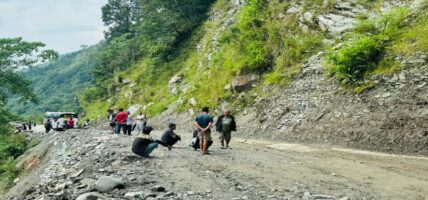 घान्द्रुक जाने सडक दुई महिनापछि खुल्यो