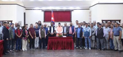 प्रधानमन्त्री ओलीलाई ध्यानाकर्षण पत्र सहित दुई न्यायाधीशलाई महाअभियोग लगाउन समितिको माग