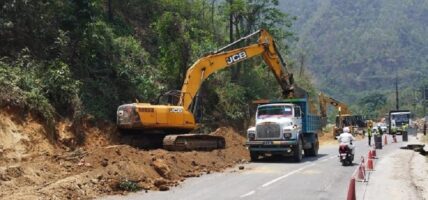 मलेखु–मुग्लिन सडक स्तरोन्नति सुस्त