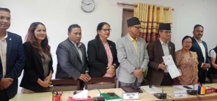 सहकारी समितिको प्रतिवेदनमा हस्ताक्षर