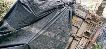 तेल बोकेको ट्रक त्रिशूलीमा खस्यो,चालक सम्पर्कविहीन
