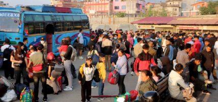 दशैंपछि एकै दिनमा ५६ हजारभन्दा बढी यात्रु काठमाडौँ भित्रिए