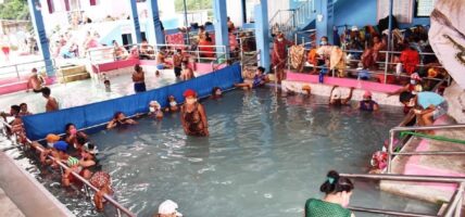 तातोपानी कुण्डमा स्नान गर्नेको सङ्ख्यामा वृद्धि