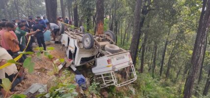 कावासोतीमा जीप दुर्घटना, दुई जनाको मृत्यु, २८ घाइते