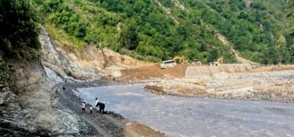 १४ दिनपछि बीपी राजमार्ग एकतर्फी खुलेपछि जनताहरु हर्षित