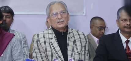 बाटो बिराएका बाबुराम पुरानै ठाउँमा फर्किए !