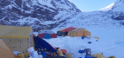 धौलागिरि हिमाल आरोहणमा ज्यान गुमाएका रुसी पर्वतारोहीको शव संकलन शुरु