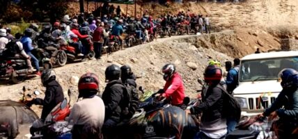 बिपी राजमार्गमा सवारीसाधनको चाप बढ्दै