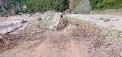 बिपी राजमार्गमा सुख्खा पहिरो