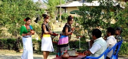 पाहुनालाई स्थानीय घोंगीका परिकारले सत्कार