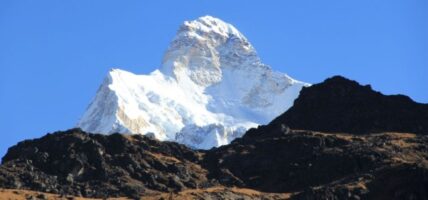 कुम्भकर्ण हिमालमा फोहर सङ्कलन