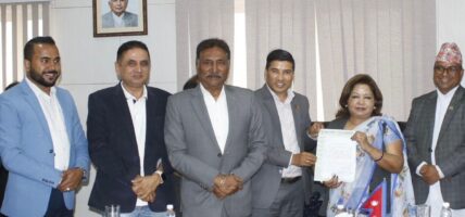 विमानस्थल मर्मतका कारण उत्पन्न समस्याको समाधान खोज्न परराष्ट्रमन्त्रीको आग्रह