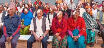ढोरपाटनमा निःशुल्क आँखा शिविरः एक हजार ५५ जनाले लिए सेवा
