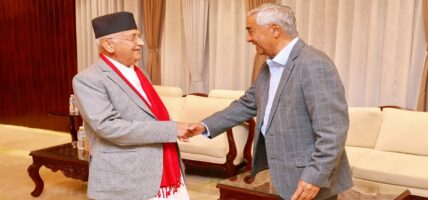 प्रधानमन्त्री ओली र सभापति देउवा छलफलमा