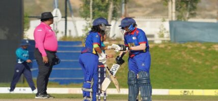 यु–१९ महिला टि–२० विश्वकप छनोट : नेपालविरुद्ध युएईले ब्याटिङ गर्दै
