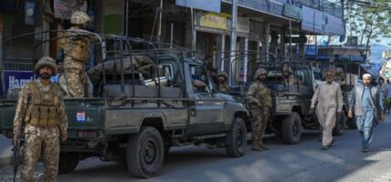 पाकिस्तानमा भएको आक्रमणमा आठ जना सैनिकको मृत्यु सात प्रहरी अपहरण